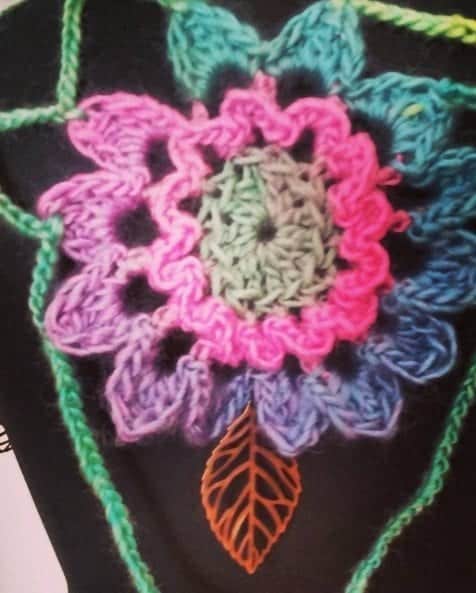 crochet flower with leaf